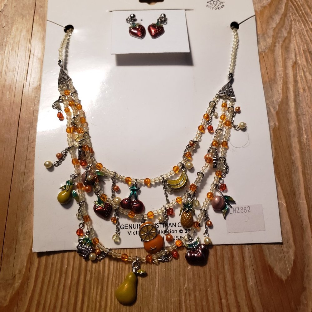 VICTORIAN COLLECTION genuine Australian crystal necklace/stud earrings set - NEW